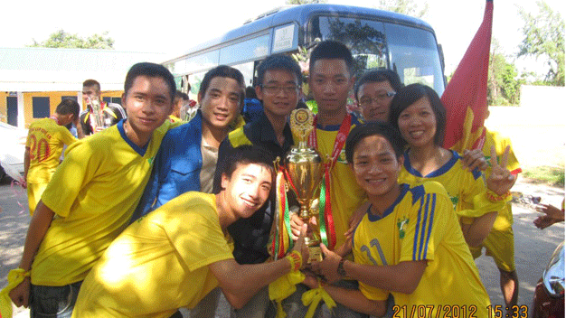 U17 SLNA trở về trong sự đón tiếp nồng nhiệt của NHM quê nhà U17 SLNA trở về trong sự đón tiếp nồng nhiệt của NHM quê nhà