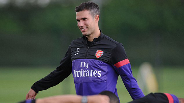 Van Persie vòi vĩnh lương “khủng” hơn 10 triệu/năm Van Persie vòi vĩnh lương “khủng” hơn 10 triệu/năm