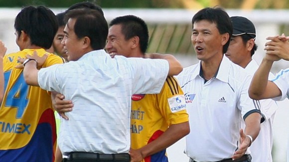 HLV Trần Công Minh: “Đừng vội gạch tên CS.ĐT” HLV Trần Công Minh: “Đừng vội gạch tên CS.ĐT”