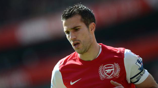 Podolski chỉ chờ Van Persie đi để lấy áo số 10