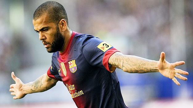 Xong, Alves đã giải quyết khúc mắc với Barca!