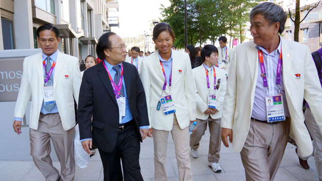 Bộ trưởng Hoàng Tuấn Anh thăm đoàn thể thao Việt Nam tại Olympic Bộ trưởng Hoàng Tuấn Anh thăm đoàn thể thao Việt Nam tại Olympic