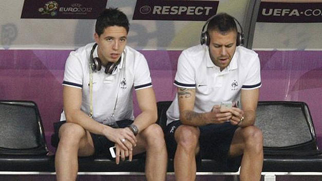 NÓNG: Nasri và Menez nhận án treo giò 4 trận từ FFF NÓNG: Nasri và Menez nhận án treo giò 4 trận từ FFF