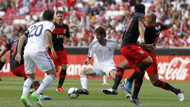 Benfica 5-2 Real Madrid: Thảm hại kền kền trắng Benfica 5-2 Real Madrid: Thảm hại kền kền trắng