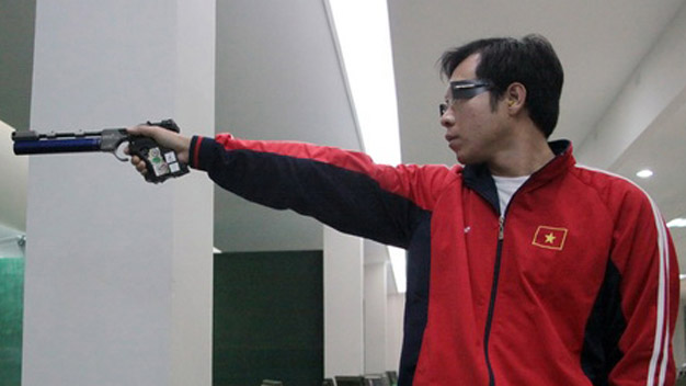 Chỉ vào Top 10, xạ thủ Hoàng Xuân Vinh bị loại khỏi Olympic Chỉ vào Top 10, xạ thủ Hoàng Xuân Vinh bị loại khỏi Olympic