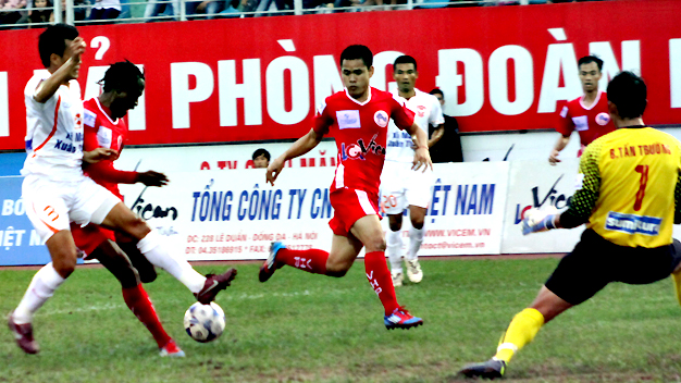 TRỰC TIẾP: Ansah ghi bàn, V.HP dẫn trước 1-0 TRỰC TIẾP: Ansah ghi bàn, V.HP dẫn trước 1-0