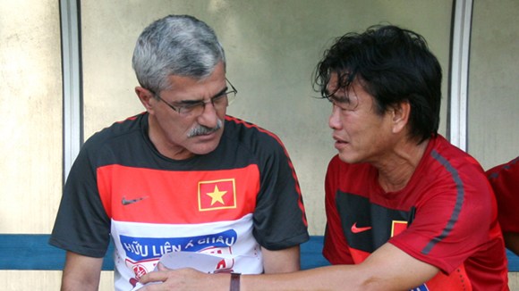 HLV Thanh Hùng & Huỳnh Đức: Nước sông không đụng nước giếng HLV Thanh Hùng & Huỳnh Đức: Nước sông không đụng nước giếng