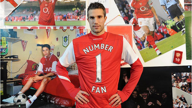 Van Persie có xứng đáng được Arsenal giữ lại?