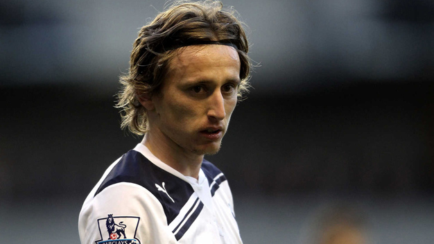 Modric phải chờ Tottenham trở lại Anh mới biết tương lai