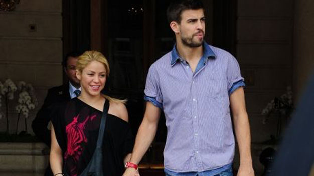 Shakira dính nghi án mang bầu với Pique