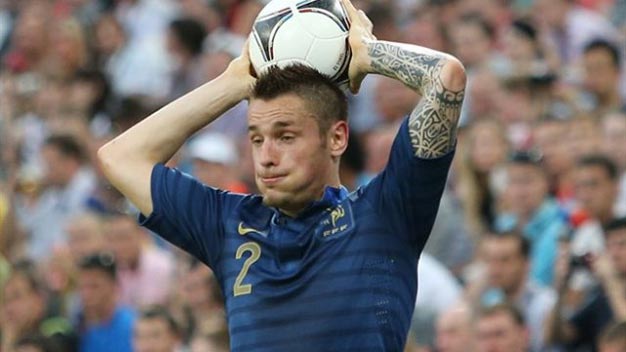 Newcastle nối lại đàm phán vụ Debuchy