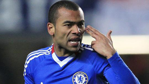 Nếu trả 200.000 bảng/tuần, PSG sẽ có Ashley Cole