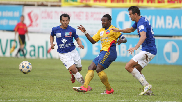 TRỰC TIẾP: Hết hiệp 1, HA.GL 0-0 CS.ĐT