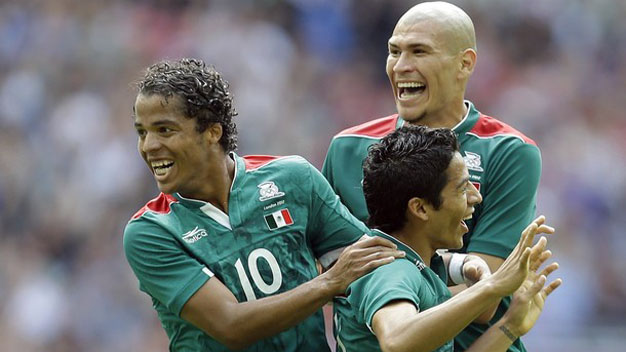 Bóng đá - Mexico 4-2 Senegal: Chiến quả của lòng kiên trì