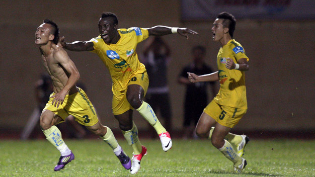 V.League:Thoát hiểm! V.League:Thoát hiểm!