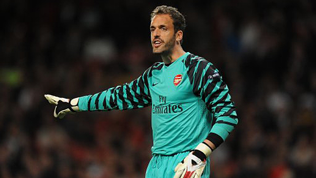 Almunia quay đầu chỉ trích chính sách của Arsenal