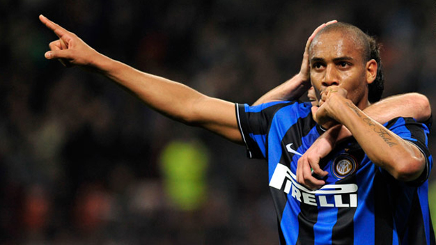 Inter bất ngờ gia hạn hợp đồng với Maicon Inter bất ngờ gia hạn hợp đồng với Maicon