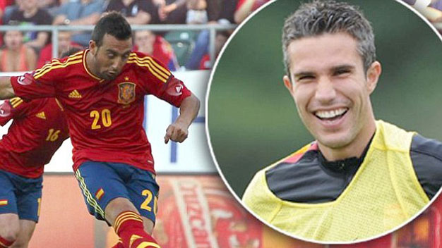 Carzola và van Persie cùng Arsenal du đấu tại Đức