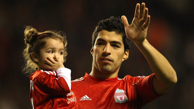 Chính thức: Luis Suarez gia hạn hợp đồng với Liverpool Chính thức: Luis Suarez gia hạn hợp đồng với Liverpool