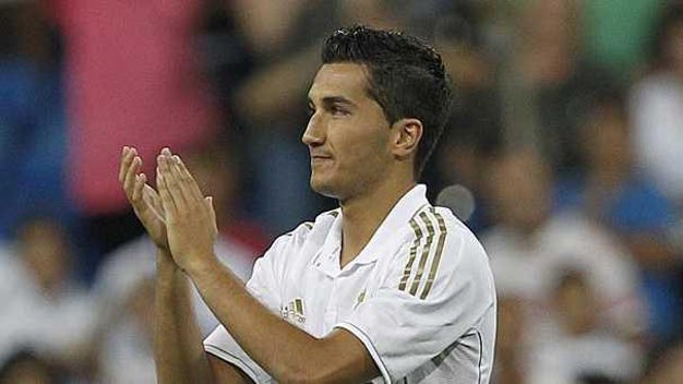 Sahin khó tới Arsenal vì Milan và Liverpool ngáng đường Sahin khó tới Arsenal vì Milan và Liverpool ngáng đường