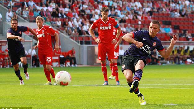 Cologne 0-4 Arsenal: Poldi thăng hoa, Pháo thủ thắng lớn