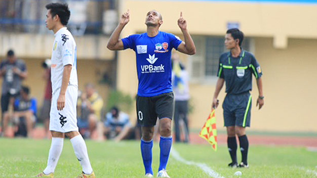 VIDEO: HAGL và Evaldo lại cản HN.T&T trước ngai vàng VIDEO: HAGL và Evaldo lại cản HN.T&T trước ngai vàng