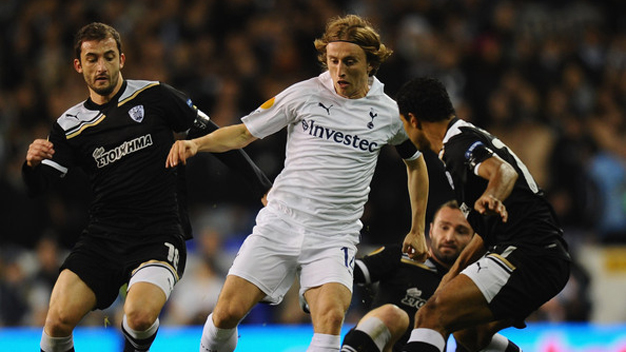 Điểm tin sáng 14-8: Tottenham đồng ý bán Modric cho Real