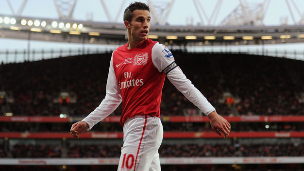 TRANH LUẬN: Đã đến lúc tước băng thủ quân của Van Persie? TRANH LUẬN: Đã đến lúc tước băng thủ quân của Van Persie?