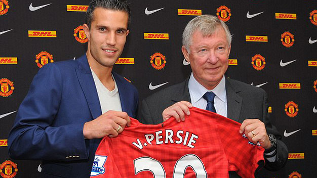 CHÍNH THỨC: Robin van Persie kí hợp đồng với M.U CHÍNH THỨC: Robin van Persie kí hợp đồng với M.U
