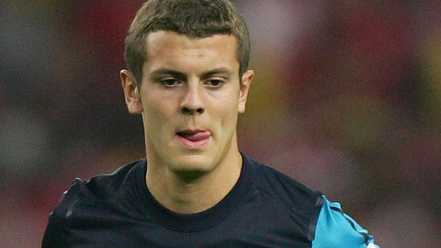 TIẾT LỘ: Wilshere kế thừa chiếc áo số 10 từ Van Persie