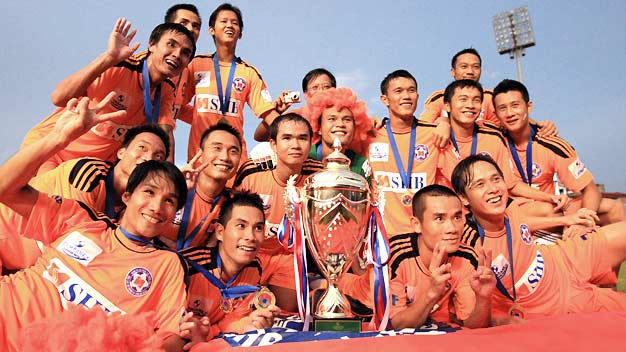 CĐV mải ăn mừng, SHB.ĐN hoãn ngày về Đà Nẵng CĐV mải ăn mừng, SHB.ĐN hoãn ngày về Đà Nẵng
