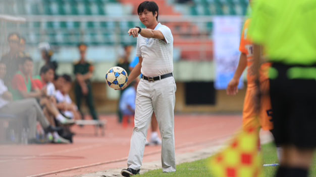 Lê Huỳnh Đức ăn mặc bảnh bao, chờ cúp VĐ V.League