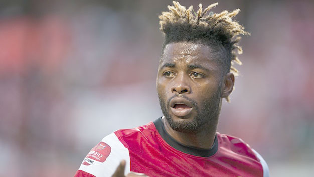 “Bật mí” lý do Arsenal quyết bán nhanh Alex Song