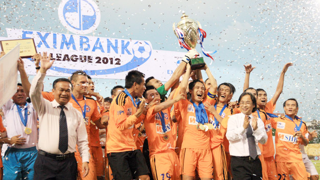 V.Ninh Bình 1-3 SHB.Đà Nẵng: Màn đăng quang ngoạn mục V.Ninh Bình 1-3 SHB.Đà Nẵng: Màn đăng quang ngoạn mục