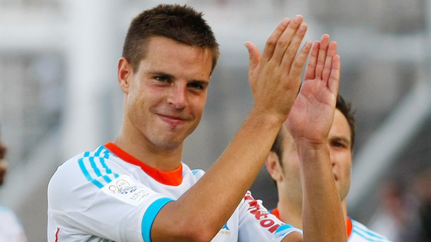 Azpilicueta rời Marseille đến Chelsea kiểm tra y tế