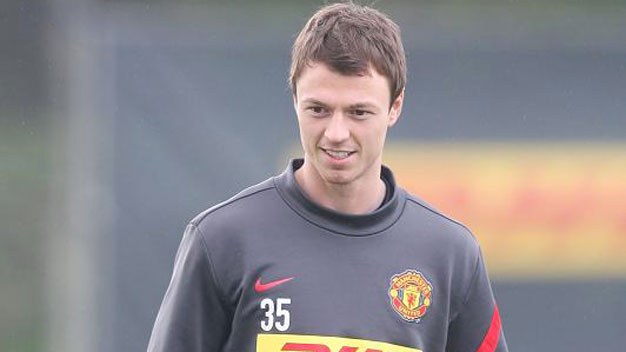 Jonny Evans trở lại, Sir Alex mừng như bắt được vàng