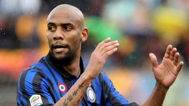 Người đại diện xác nhận Chelsea đang tranh Maicon với M.C