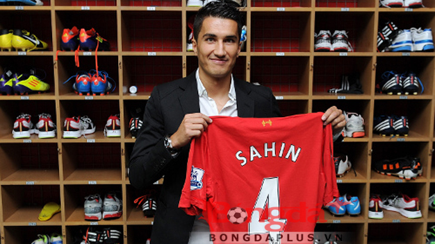 CHÍNH THỨC: Tân binh Sahin mang áo số 4 ở Liverpool CHÍNH THỨC: Tân binh Sahin mang áo số 4 ở Liverpool