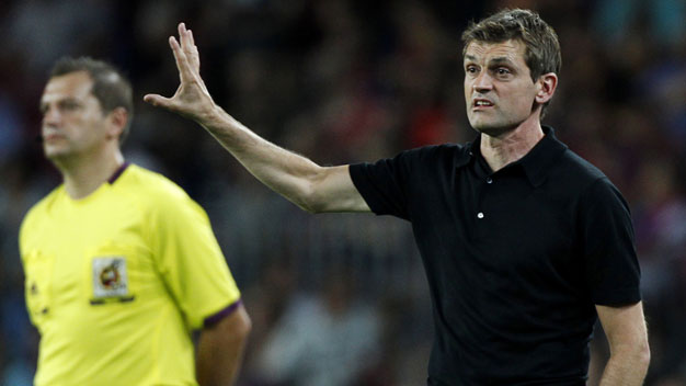 Sacchi nghi ngờ khả năng thành công của Vilanova Sacchi nghi ngờ khả năng thành công của Vilanova