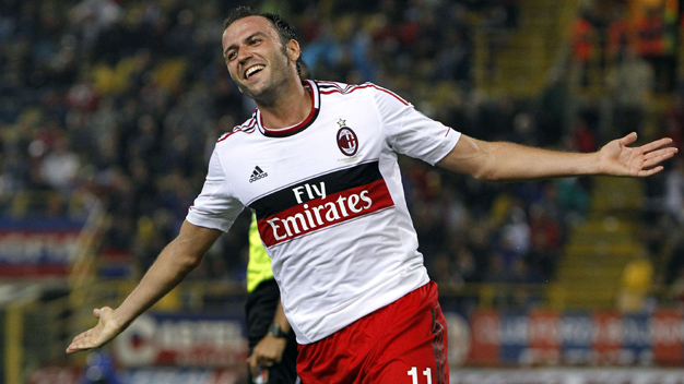 Pazzini lập hat-trick: Allegri đã tìm được 