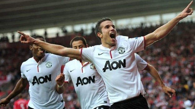 Van Persie lập hat-trick, Sir Alex hết lời khen... Scholes