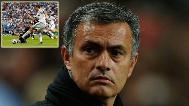 VIDEO: Mourinho giật mình khi Ronaldo ghi bàn VIDEO: Mourinho giật mình khi Ronaldo ghi bàn