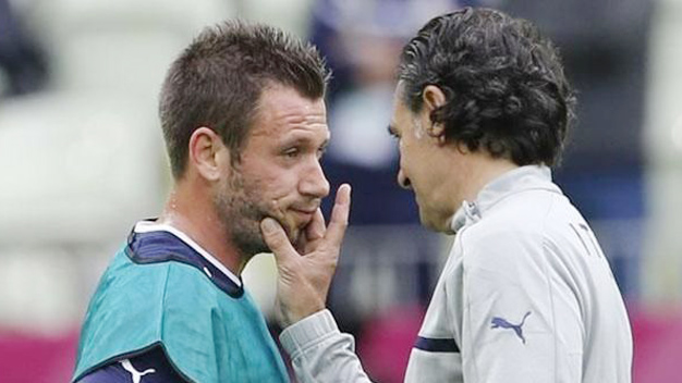 HLV Prandelli lý giải nguyên nhân loại Cassano khỏi ĐTQG