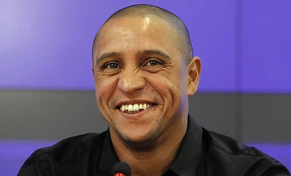 Roberto Carlos cũng biết vì sao Ronaldo bị... buồn Roberto Carlos cũng biết vì sao Ronaldo bị... buồn