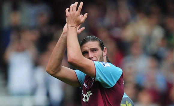 Andy Carroll phải nghỉ 6 tuần vì chấn thương