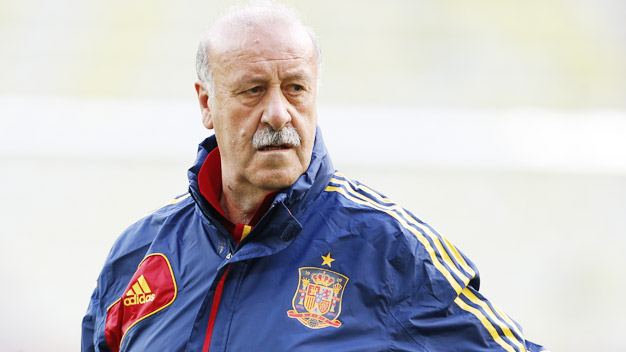 Del Bosque kỷ niệm 25 năm làm HLV: Gừng càng già càng cay