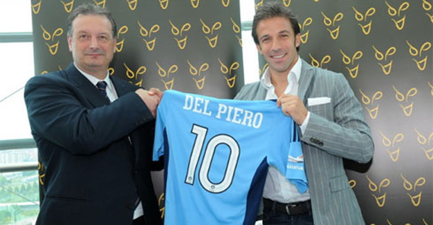 CHÙM ẢNH: Del Piero bảnh bao trong ngày ký hợp đồng