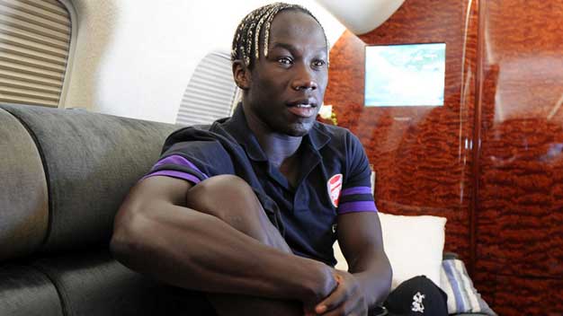 Hậu vệ Sagna bất mãn với BLĐ Arsenal