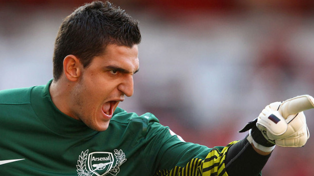 Mannone muốn chiếm suất của Sczeszny ở Arsenal