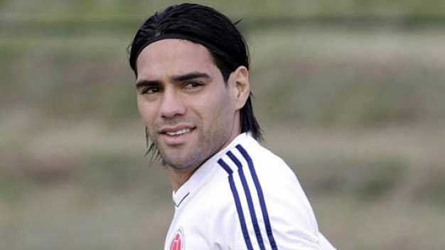 M.C và Chelsea cẩn thận, Falcao muốn chơi cho Real